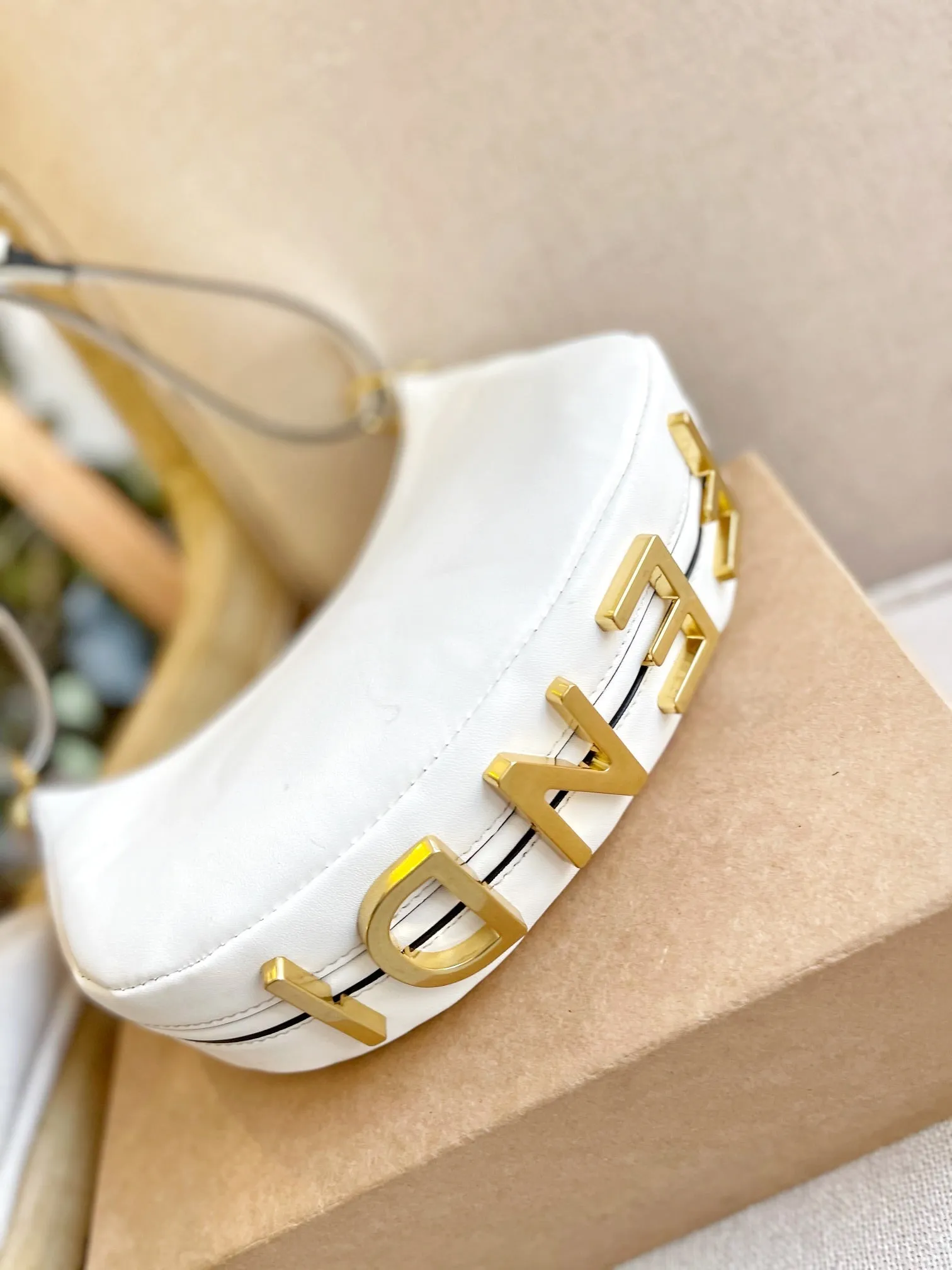 EN   Designer bags by Fendi 255