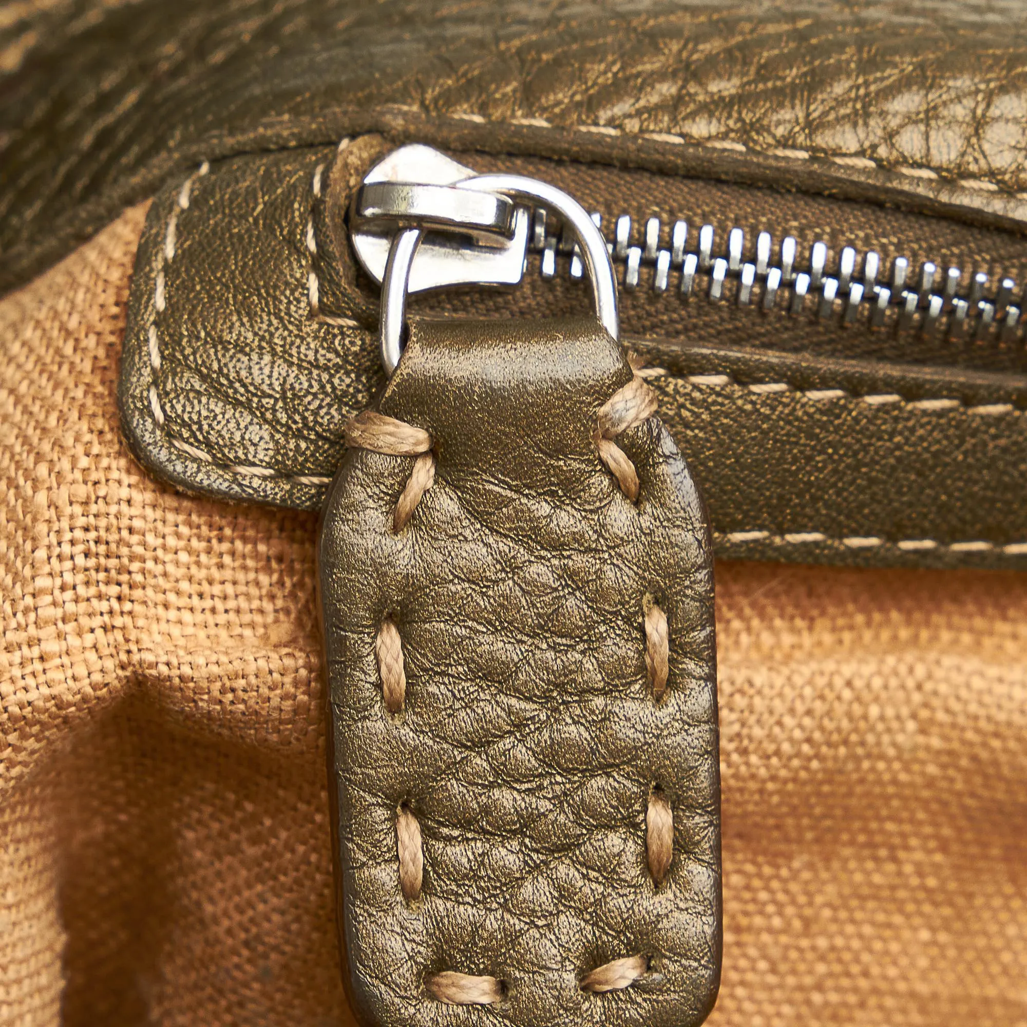 Fendi Selleria Linda Leather Shoulder Bag (SHG-23943)